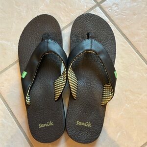 Sanuk Brown Flip Flops